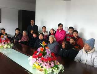 �϶�����Ժ